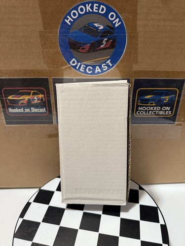 RARE* Action 30 Years of Champions 1971-1975 NASCAR 1/64 5 Car Set Richard Petty - Picture 4 of 5