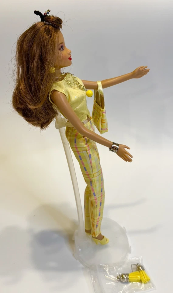 Barbie Brunette Wearing Fashion  Avenue Lot, New Real Jewelry - Image 4 of 4