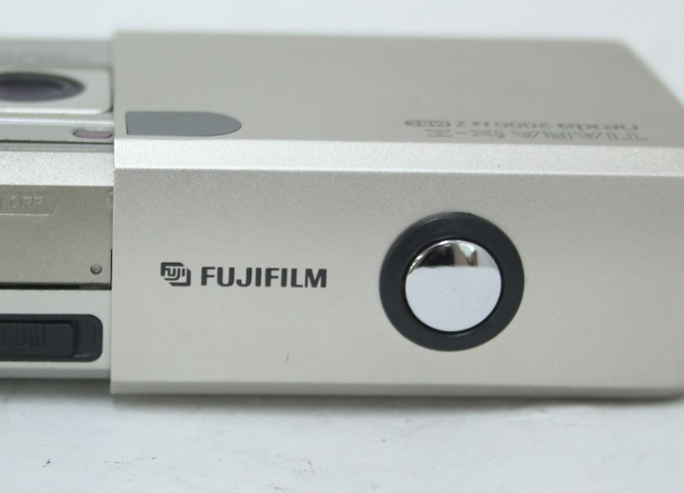 Fujifilm Tiara ix-z Nexia 2000 23-46mm Compact Film Camera Item