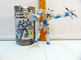 Lego Bionicles 8905 Piraka Thok with Booklet and Canister, 2006 - Incomplete