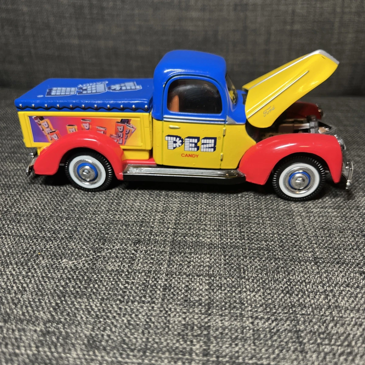 Ford 1:24 1940 Vehicle Year Vintage Manufacture Diecast Cars