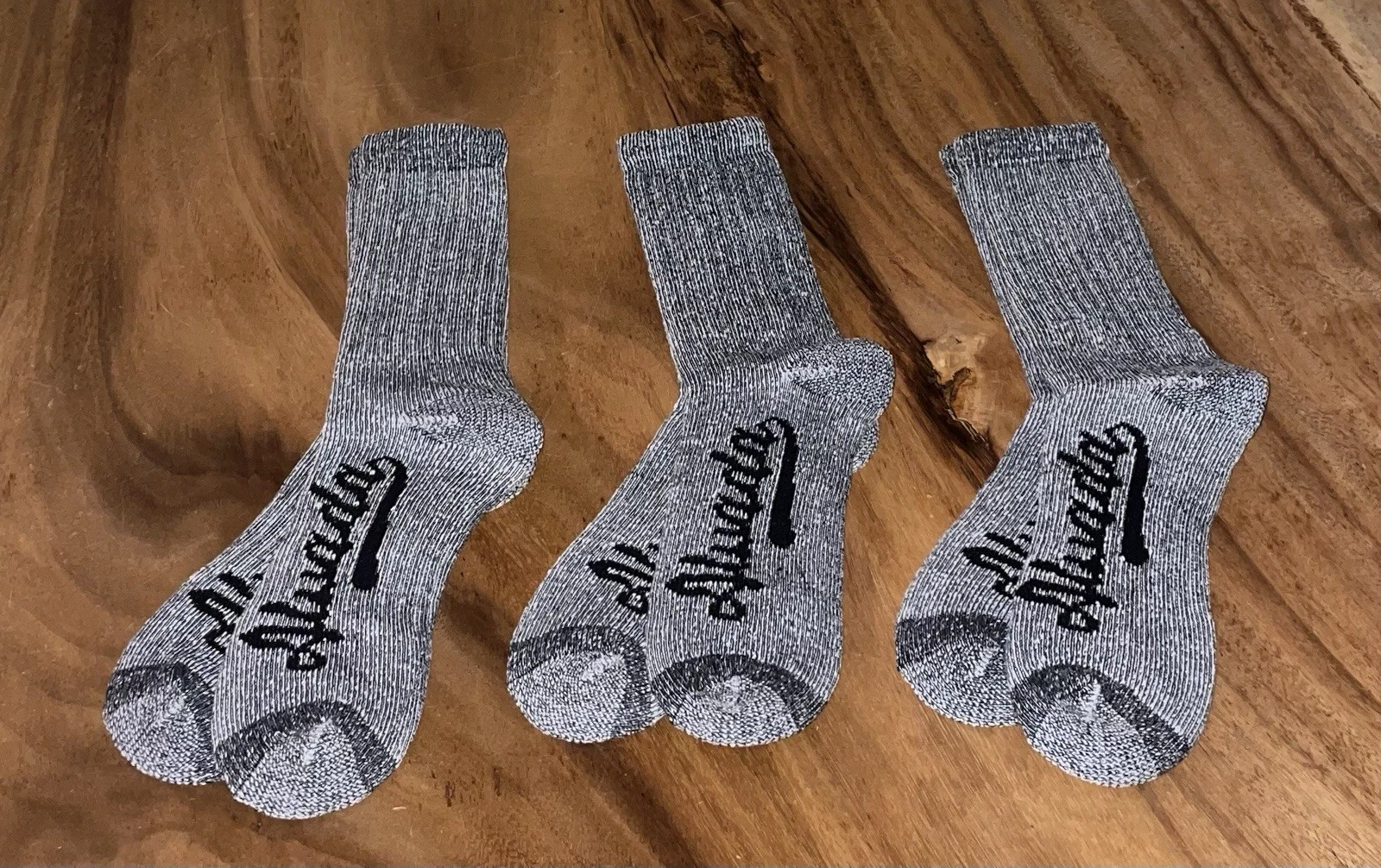 3 PAIR~ALVADA MERINO WOOL HIKING CREW SOCKS ~ THERMAL~WARM ~ SIZE MEDIUM - LARGE
