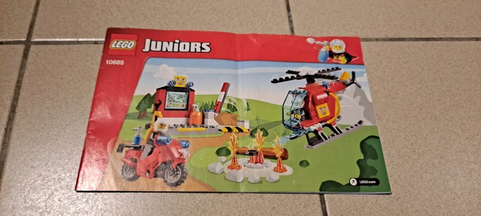 LEGO Juniors 10685 Fire Suitcase, photo 2 sur 3