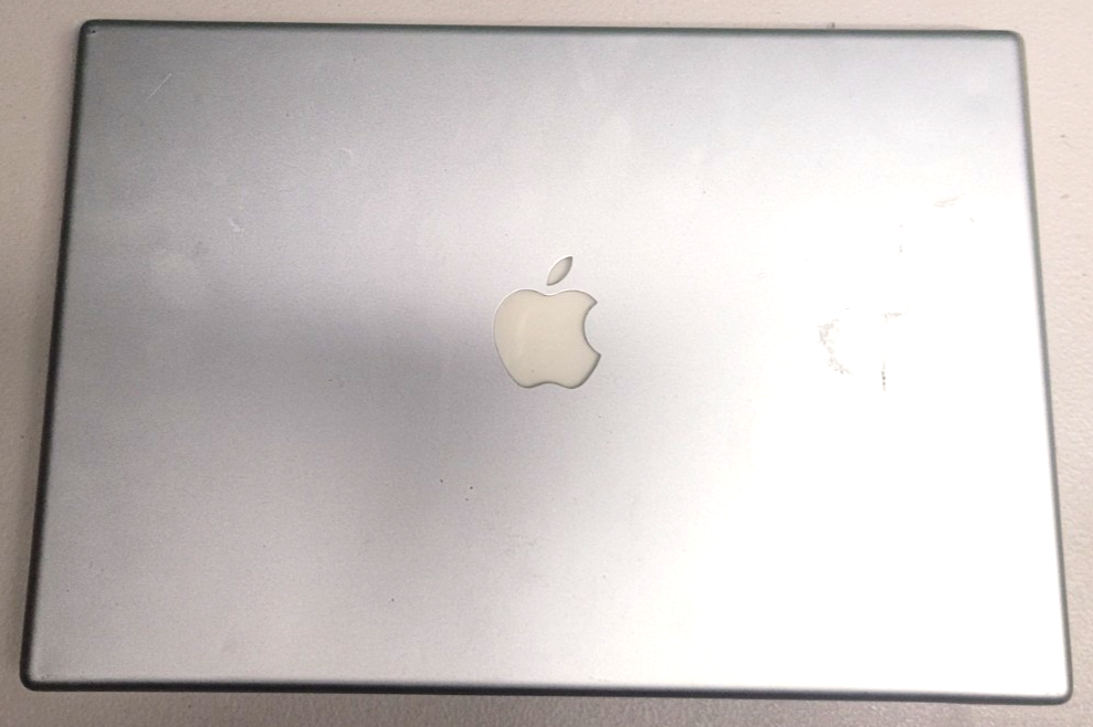 Vintage Apple MacBook Pro A1260 15