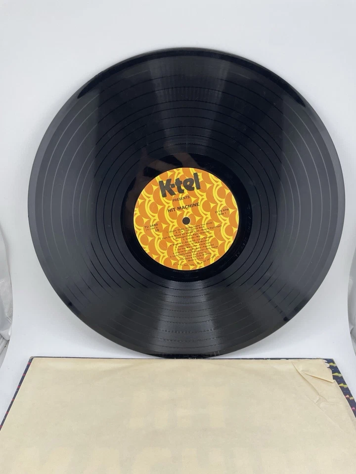 K-Tel Hit Machine LP Record 1976 All Top 10 Hits Compilation 33RPM - Imagem 3 de 3