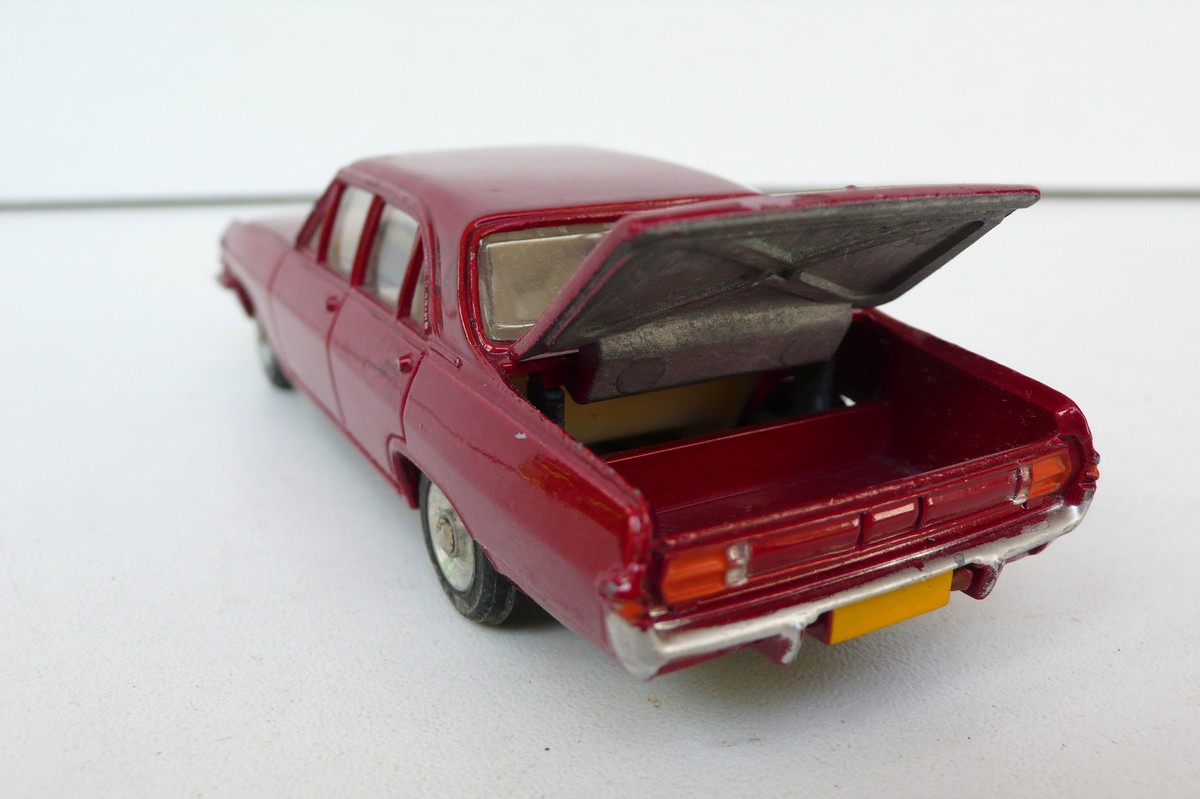 DINKY TOYS OPEL Admiral réf: 513 avec boîte d'origine EUR 10,00