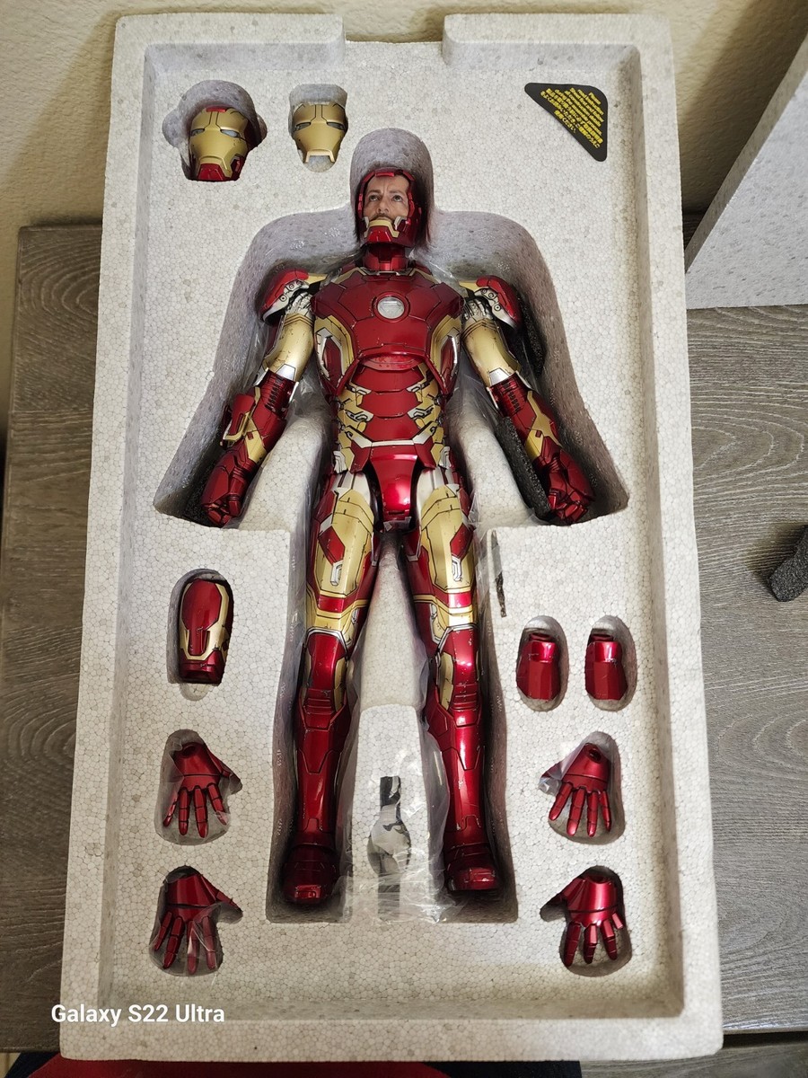 Hot Toys Avengers Age of Ultron Iron Man Mark 43 XLIII 1/6 Figure