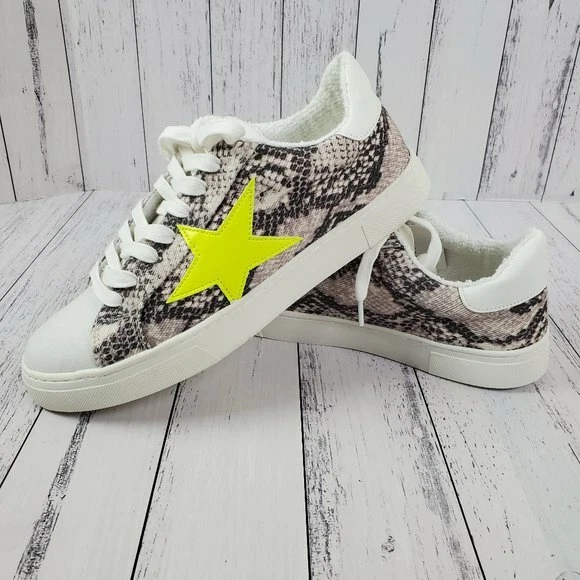 Steve madden deals sneakers star