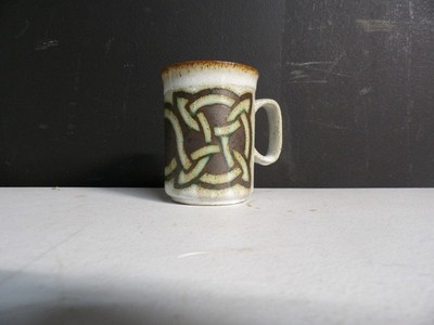 E8601- dunoon celtic pattern mug made in scotland - 4''