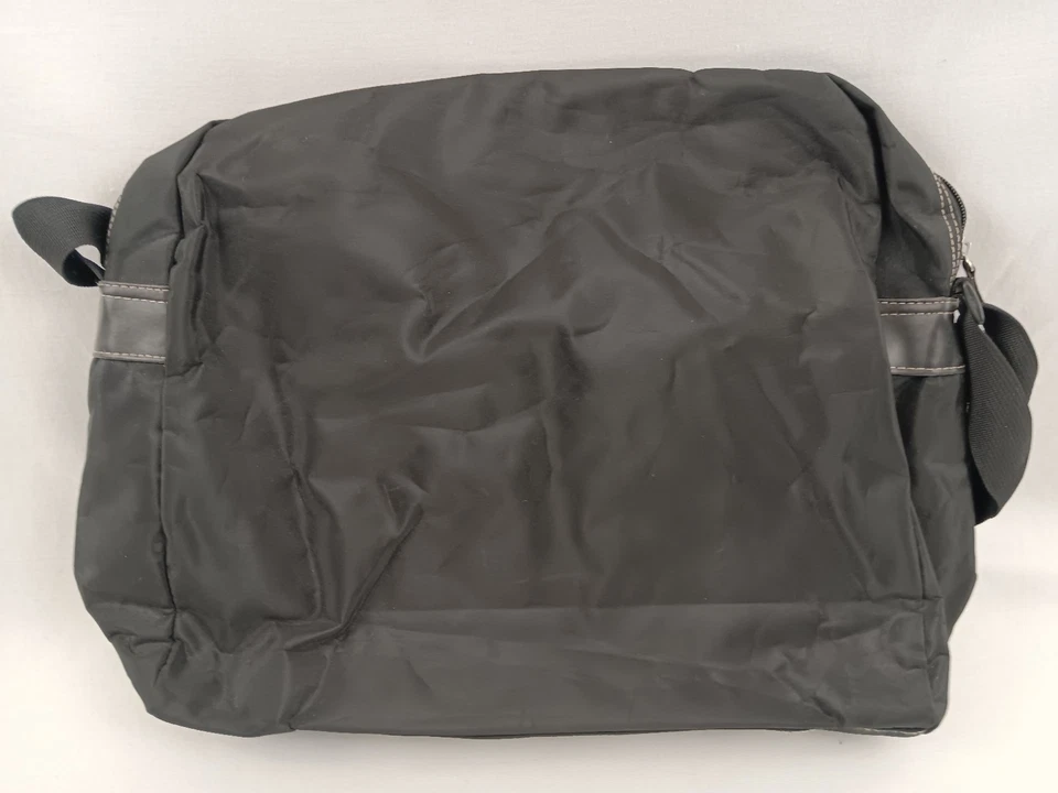 Bolsa de ombro True Religion fragrâncias carteiro noturno preta - Imagem 2 de 4