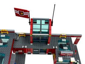 Lego 2007 City Fire Station 7945 Complete Building Set w/ Box & 2 Manuals