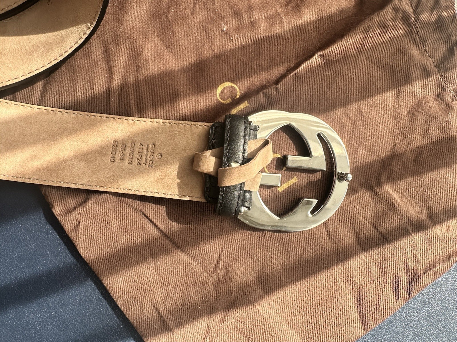 Authentic gucci 411924 Interlocking G Signature L… - image 4