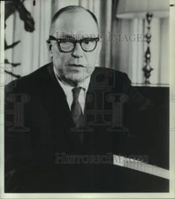 1975 Press Photo Songwriter Johnny Mercer Sits at Piano - sap58721