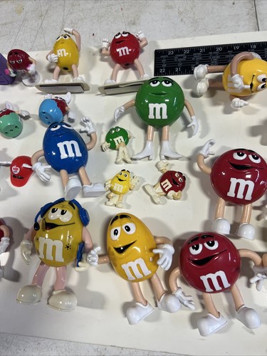 M&M’s Candy Chocolate Little People Figures Valentine’s Egg Key Chain Displays - Picture 4 of 10