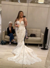 BRAND NEW wedding dress VEIL INCLUDED