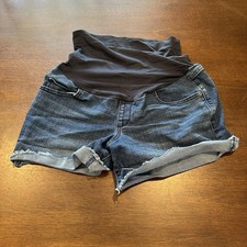 A Glow Maternity Shorts Size 10