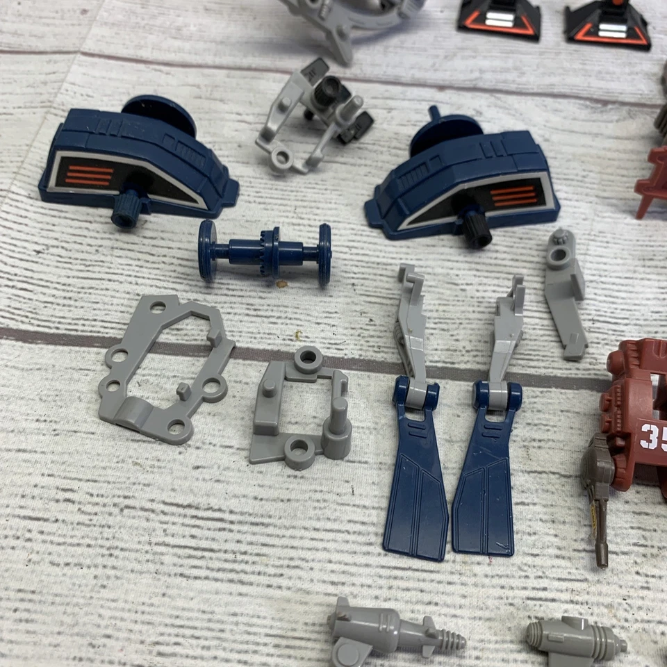Lote de piezas Tomy Zoids 1985 ROBO STRUX Spartak pilotos raros armas motores años 80 de colección Foto 3 de 4