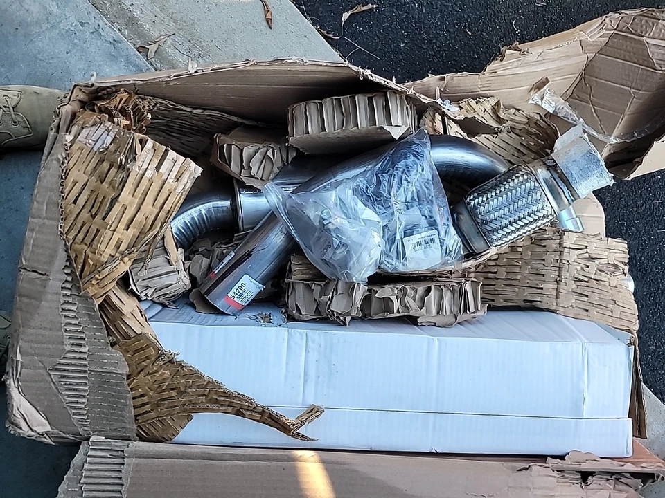 Выхлопная система Cat Back для мусора GMC Yukon 5.3 2007-2014 годов выпуска - Изображение 4 из 4