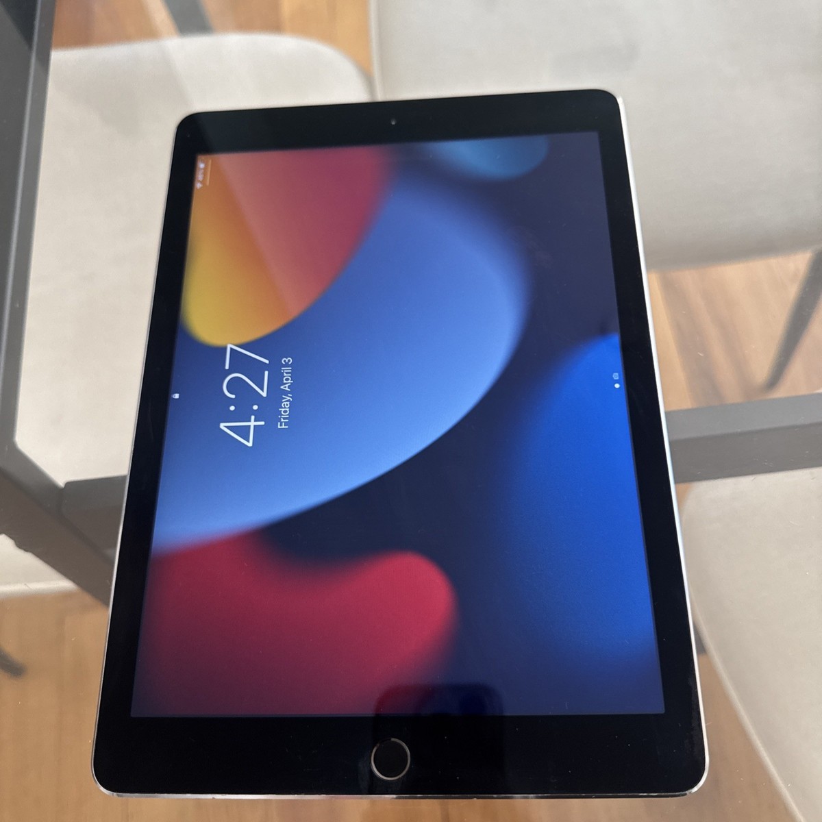 ネット卸し売り (美品) Apple iPad Air 2 スペースグレイ 16GB MGGX2J