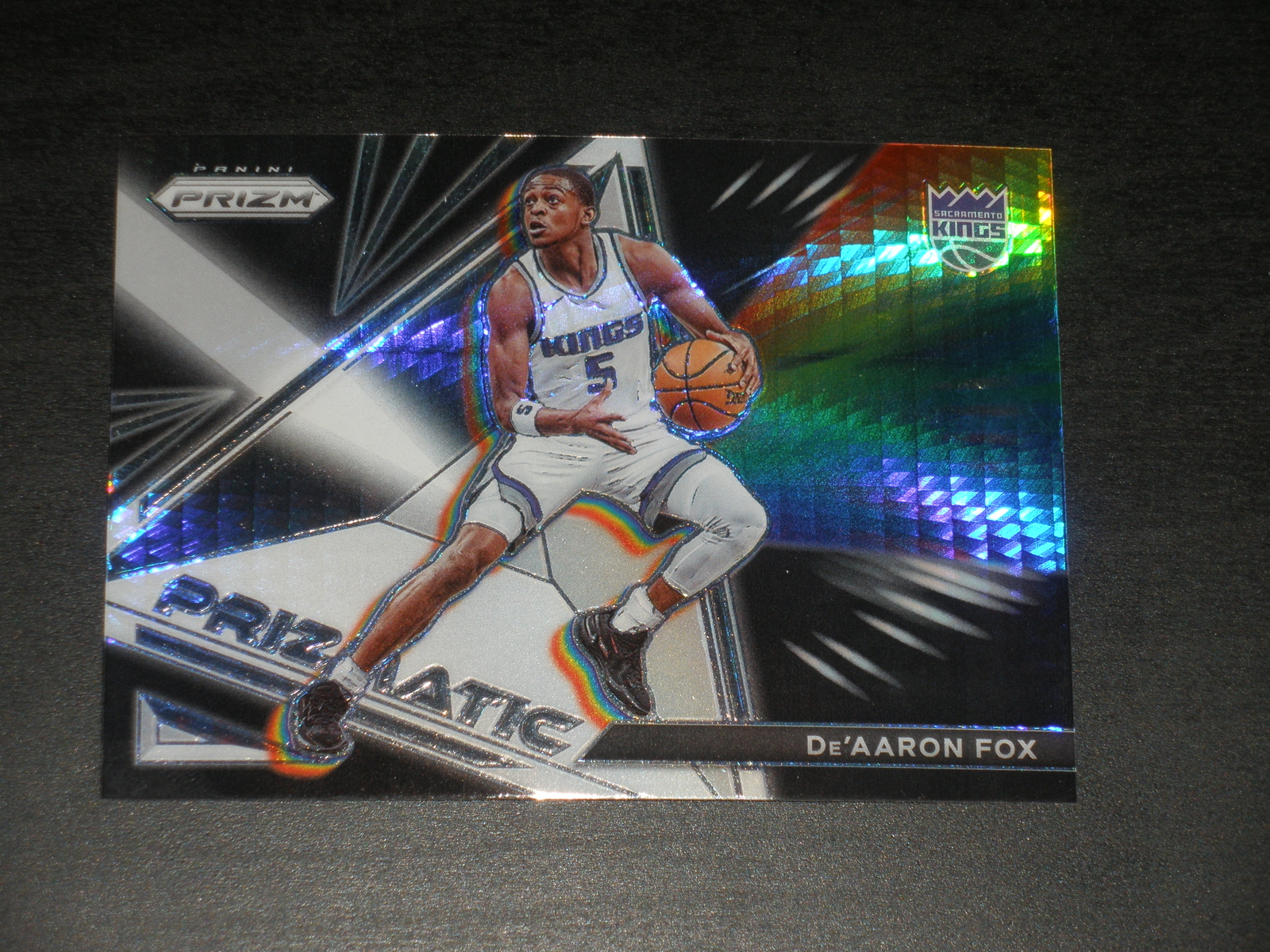 2021-22 Panini Prizm Prizmatic Hyper Prizm #24 De'Aaron Fox