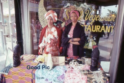 #XX33- b Vintage 35mm Slide Photo- Women- Street Vendors- 1982