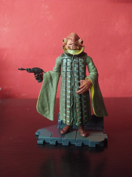 #47 SENATOR MEENA TILLS STAR WARS 3.75" FIGURE REVENGE OF THE SITH 2005 HASBRO