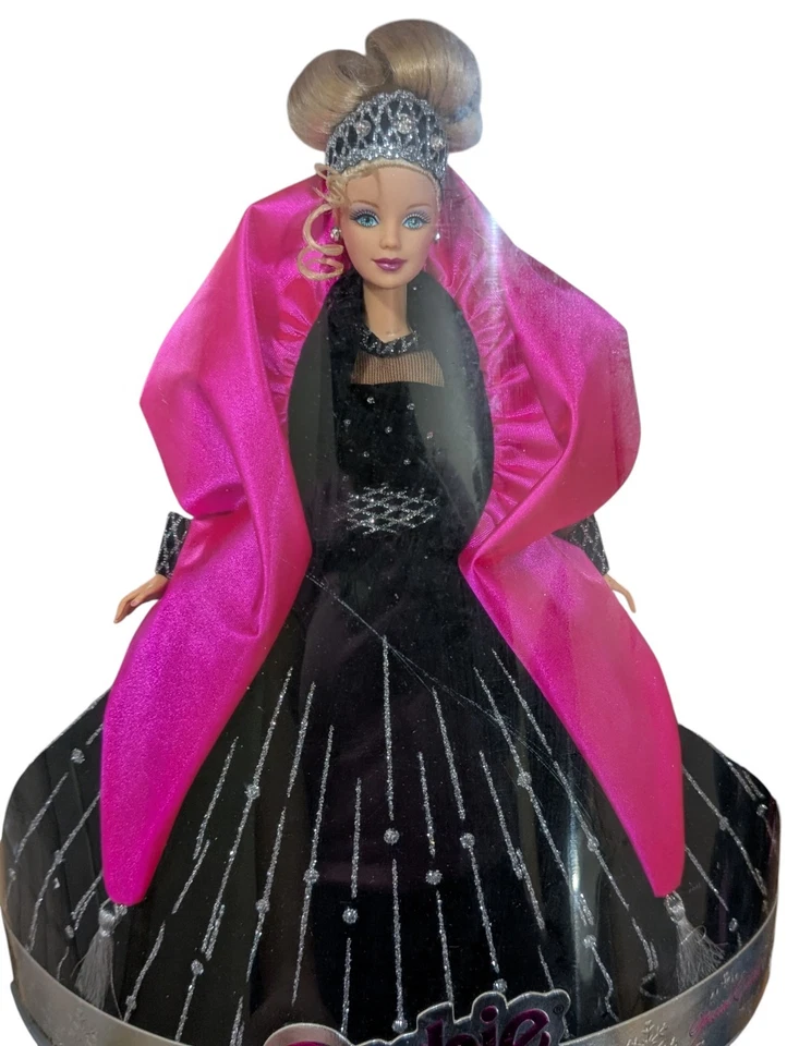 ✨1998 Happy Holiday Barbie Special Edition NEW NRFB RARE Error Misprint on Box - Image 2 of 4