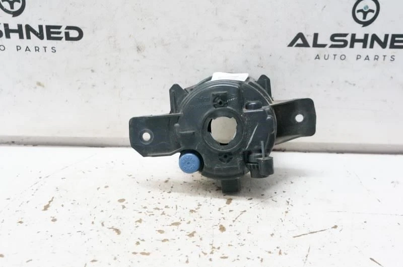 Faro antiniebla delantero izquierdo del lado del conductor Nissan Versa 2012-2019 26155-8992A fabricante de equipos originales Foto 4 de 4