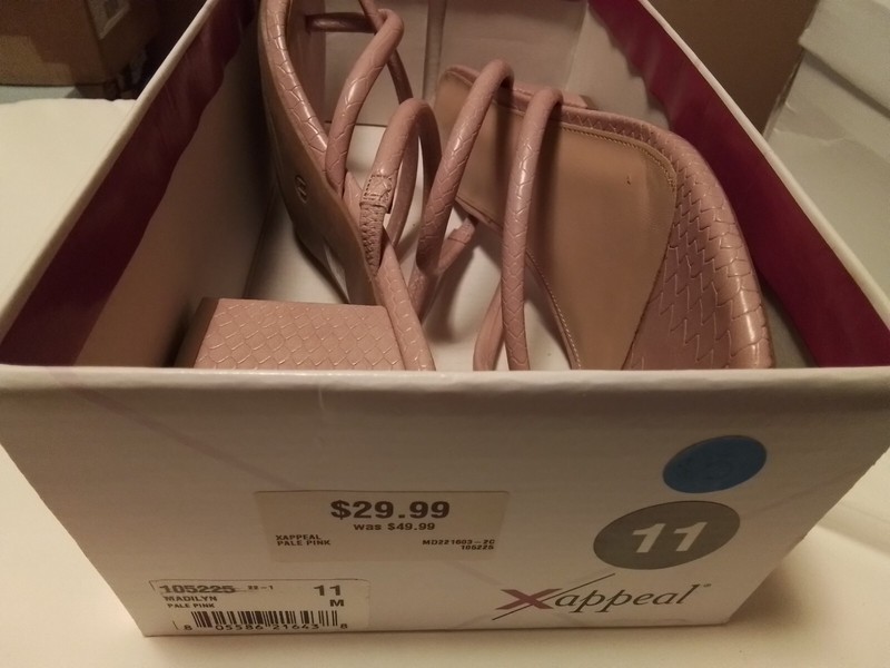 xappeal Womens Pale Pink pre-owned size 11 Sandal