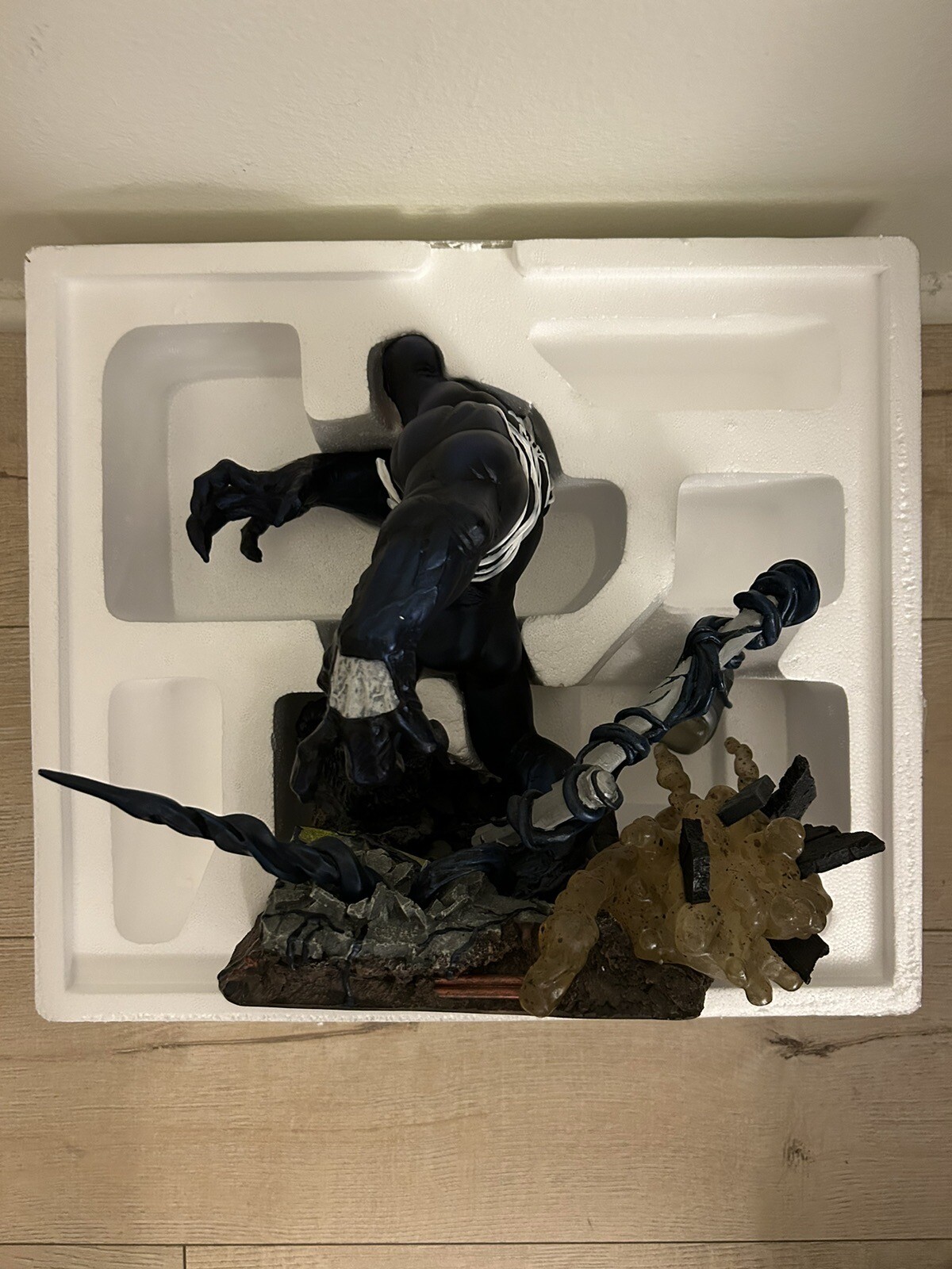 VENOM Marvel Milestone Statue 815/2500 Sculpture Eli Livingston Diamond