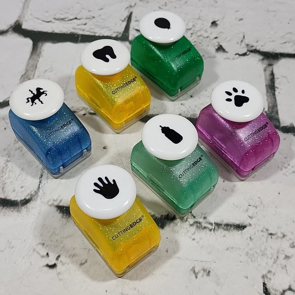 Lote de 6 perforadores de papel de borde de corte para biberones impresión de pata de mano carrusel caballo  Foto 2 de 4