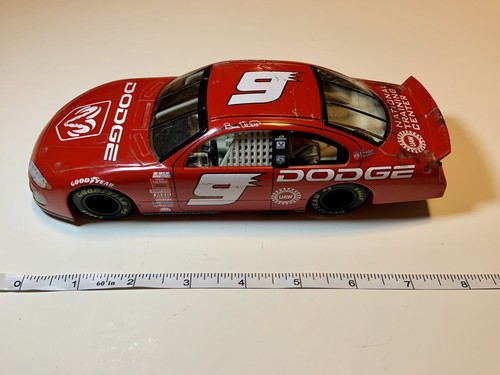 Vintage Bill Elliott 2001 Red Dodge Intrepid #9 NASCAR Hasbro 1:24 Die Cast - Picture 11 of 11