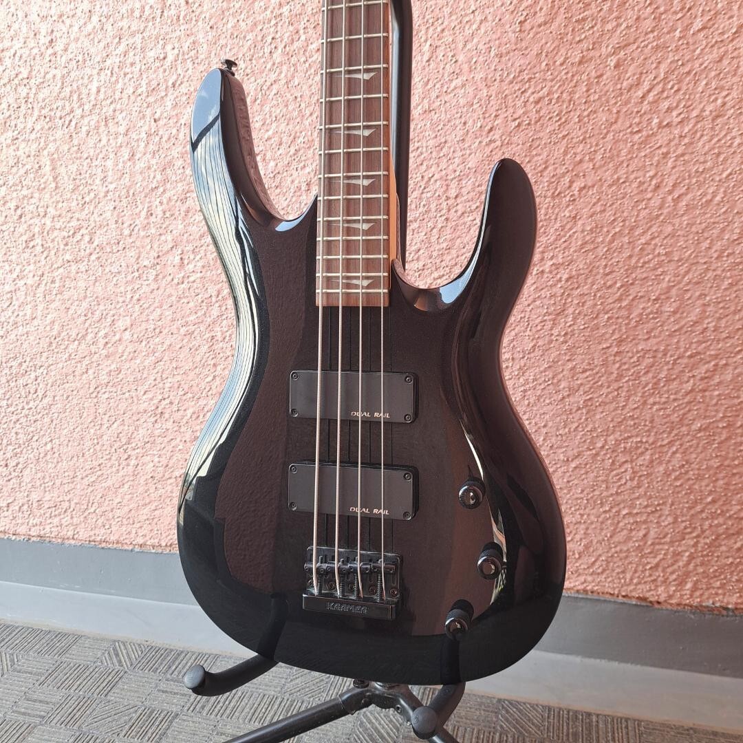 Kramer Striker 422S BASS Black Electric Bass Guitar Used