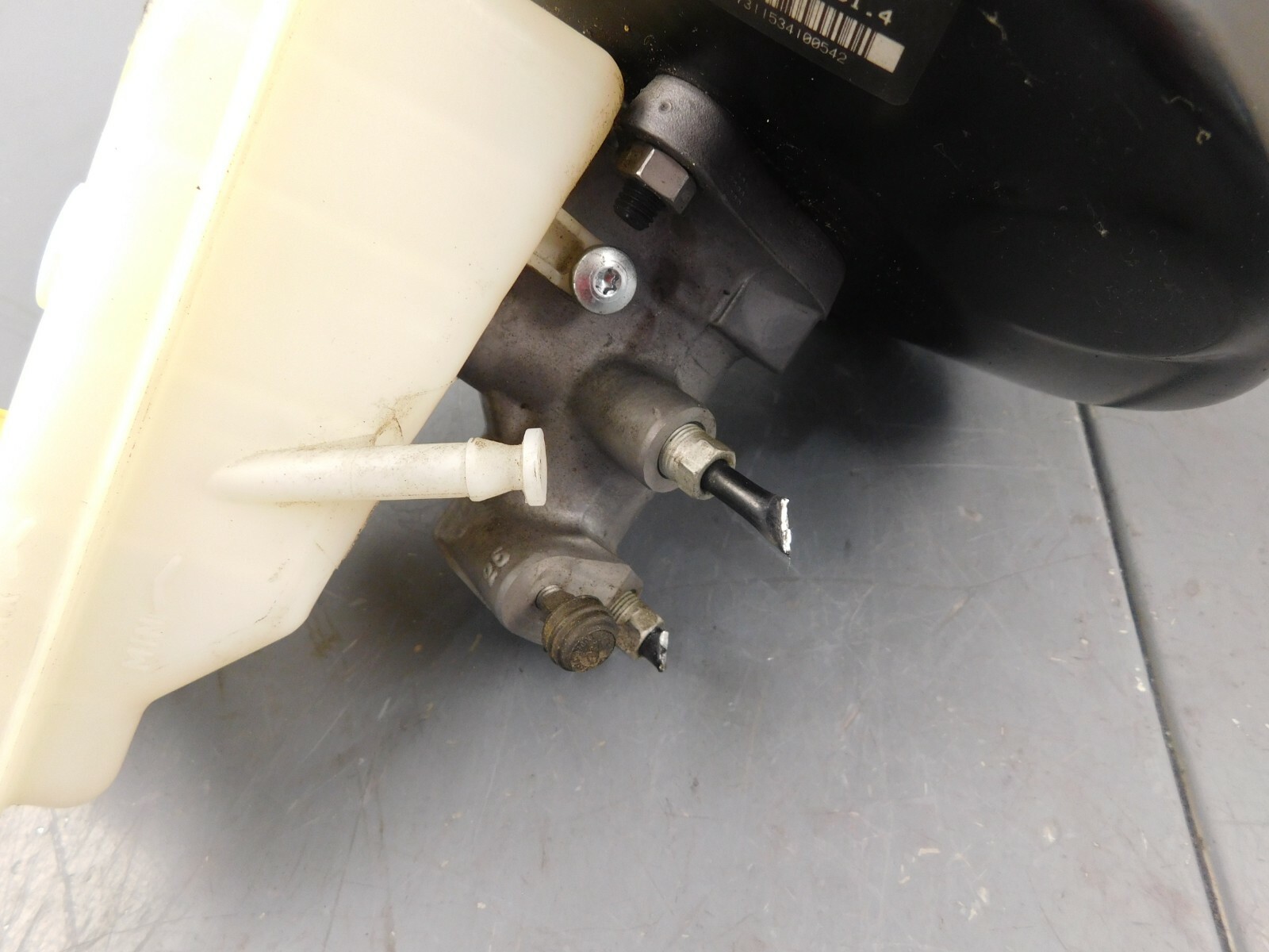 2015 14 - 18 Aston Martin V12 Vantage S Master Cylinder / Booster #1954 C4