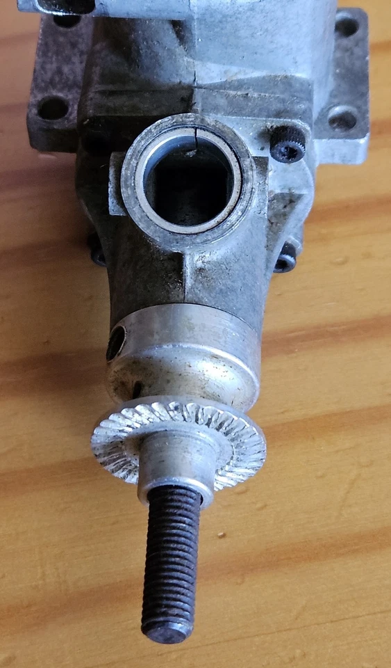 VINTAGE K&B 40 RC CL SEIZED ENGINE WITH BOX FROM ANOTHER MODEL AS IS GS18 - Image 4 of 4