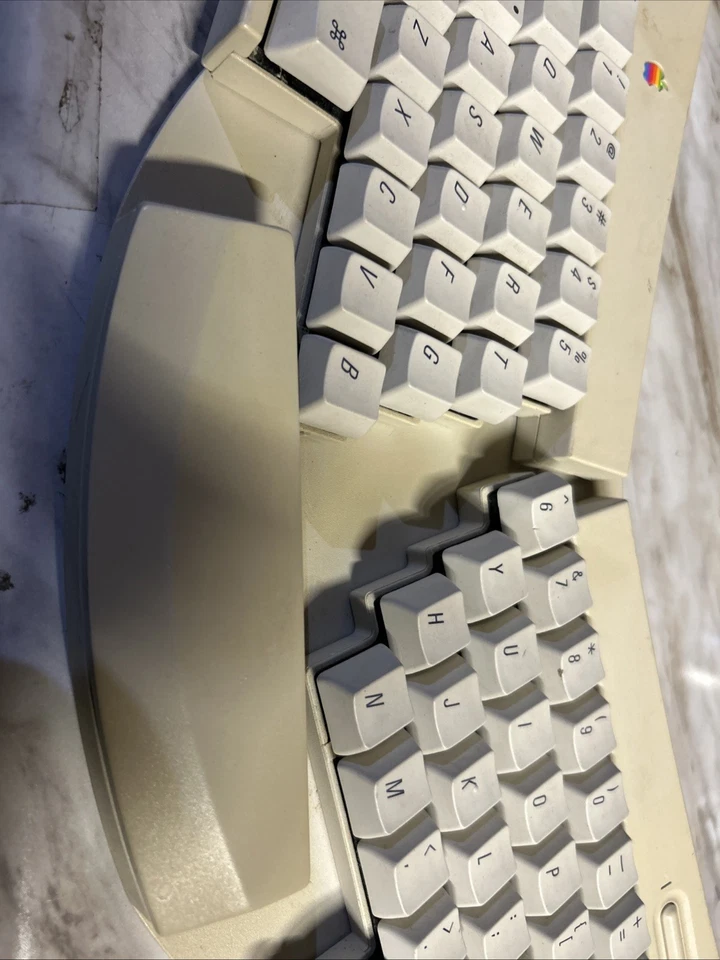 Teclado ajustable Apple modelo # M1242 Foto 4 de 4