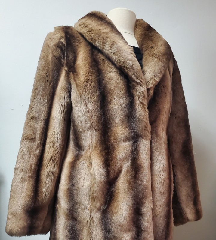 Gorgeous long faux fur coat looks like mink! worn once ! Excellent condition