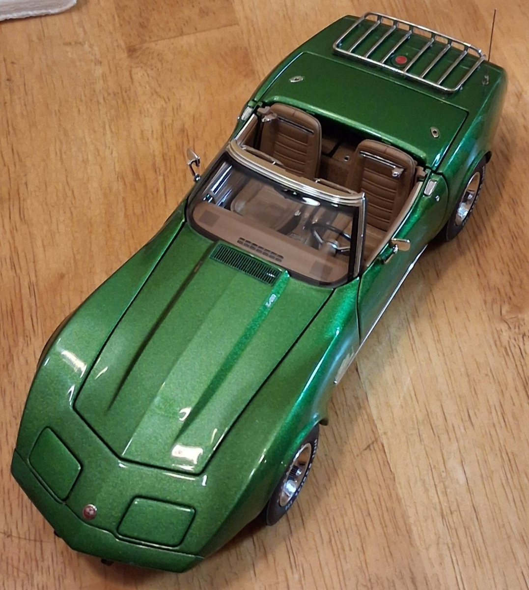 Danbury Mint 1975 Corvette Convertible 1/24 Scale Die Cast With