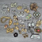 Vintage Costume Jewelry Lot Signed Trifari Monet Sarah Cov Napier 32 Pieces