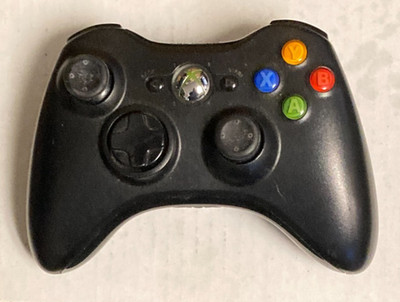 Microsoft Xbox 360 Wireless Controller- Black W/ Nyko Rechargeable Battery Pack 