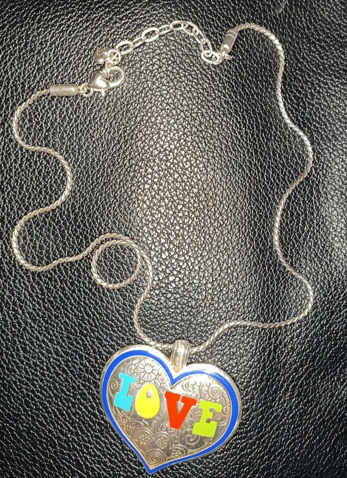 Collar corazón esmalte tono plata Brighton