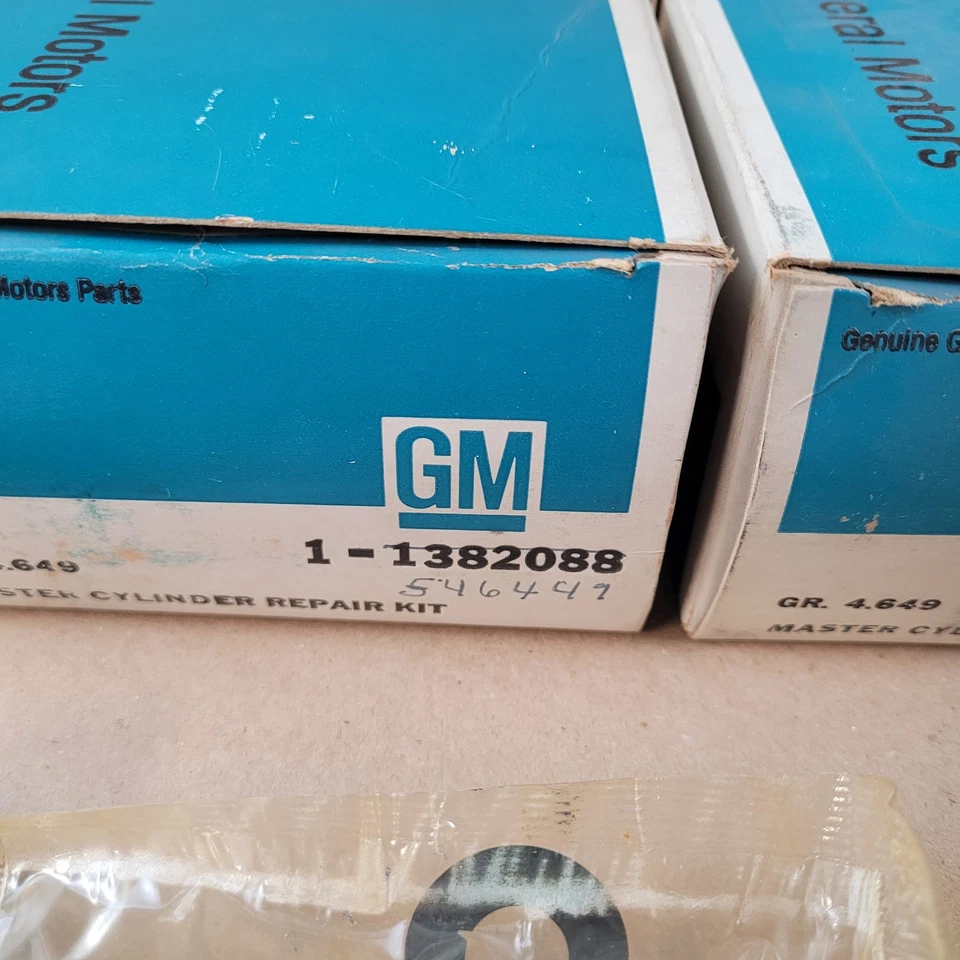 2 NOS GM 1967-70 Buick Pontiac Oldsmobile con frenos de tambor Master Cyl kits de reconstrucción Foto 4 de 4