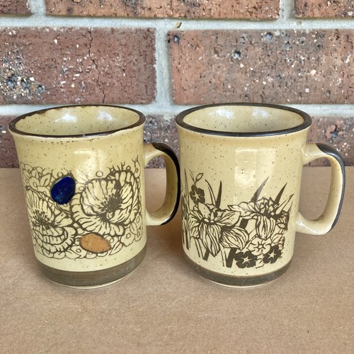 2 Vintage Ceramic Floral Mugs Retro Flower Coffee Tea Cups Mid Century Decor - Picture 1 of 10