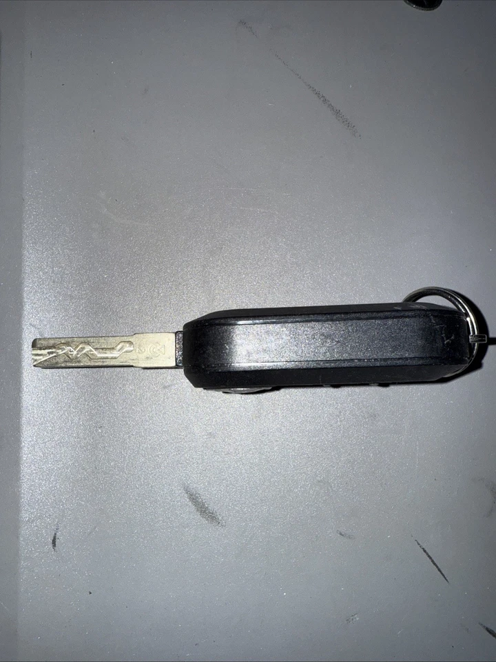 OEM 2012-2017 FIAT 500 LLAVE ABATIBLE ENTRADA REMOTA CLICKER FOB LTQF12AM433TX Foto 2 de 4