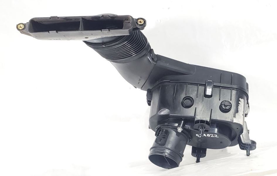 Maserati Levante 2017 Left Air box top P/N 670101257