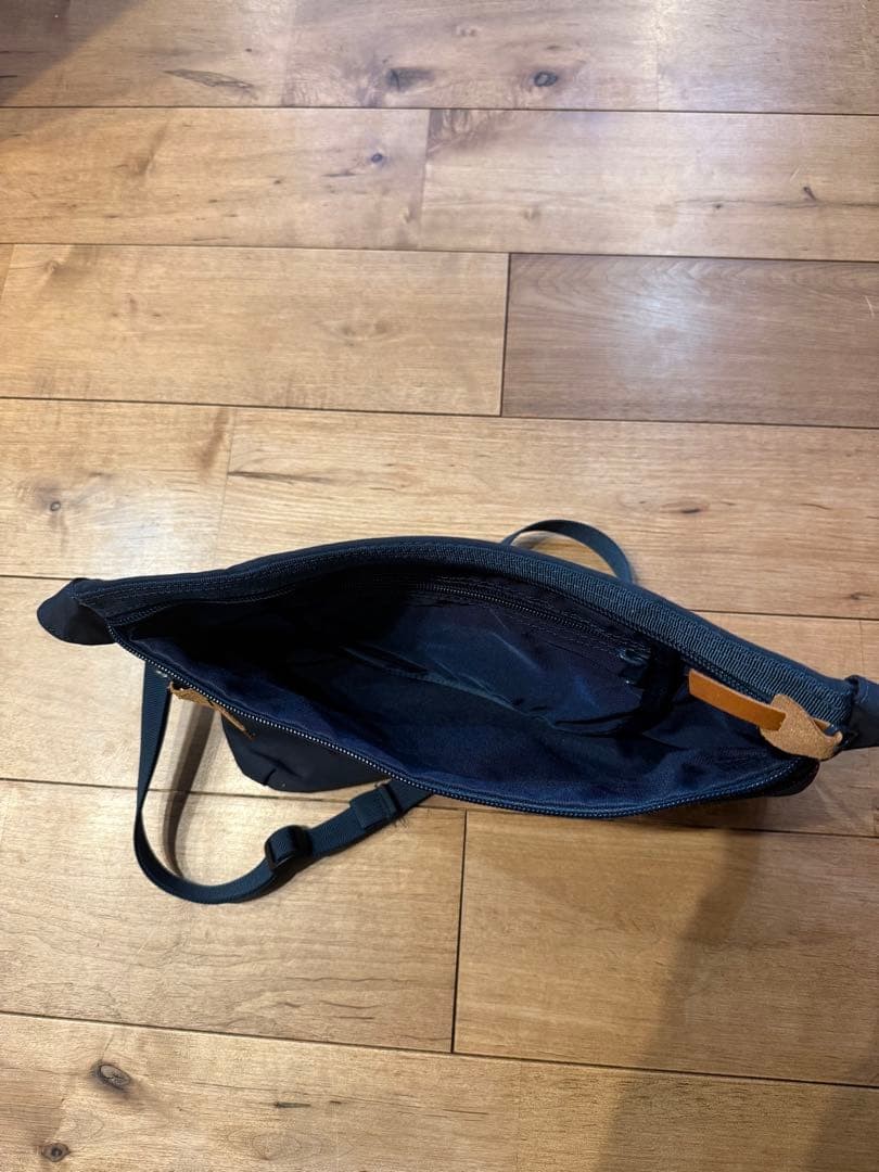 BRIEFING Navy Shoulder Bag Adjustable Strap Front Pocket