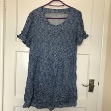 Blue Geometric 70s Style Dress Size 8 Short Sleeve Knee Length Smock Thin Light