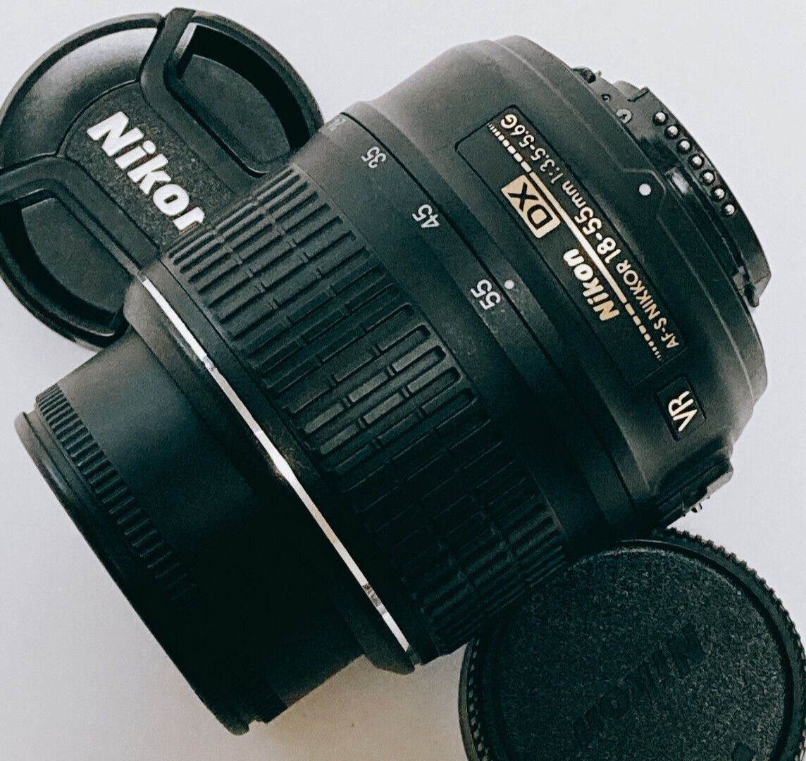 Near Mint Nikon DX AF-S Nikkor 18-55mm f/3.5~5.6 VR G Zoom Lens w