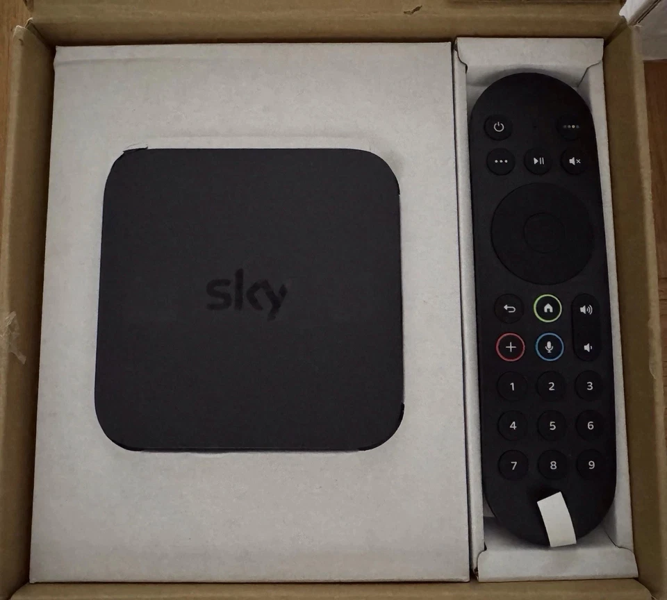 2 x SEALED Sky Stream Puck IP061-EF-ANT  Remote+ Power Supply+HDMI Cable Multi - Image 3 of 3