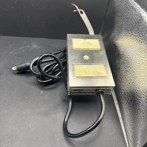 Adaptador modulador de video RF Texas Instruments modelo UM1381-1 para computadora TI99/4A - Imagen 2 de 5